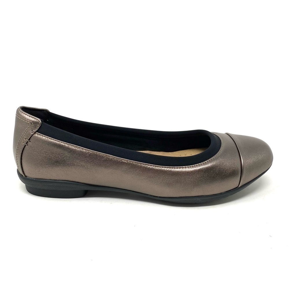 Clarks Neenah Garden Pebble Leather Metallic flats